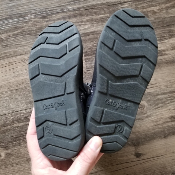 Cat & Jack Metallic Shimmer Ruffle Boots - Picture 5 of 6